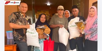 Wujudkan Program “Gampang Sembako”, Kelurahan Kenanga Salurkan Beras Bulog dan Minyak Goreng